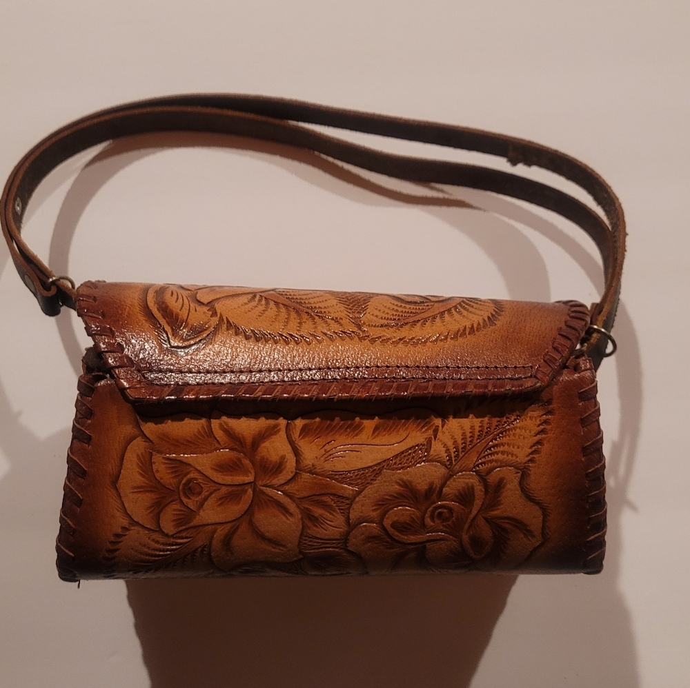 Leather Sholder Bag With Floral Design Made In Mexico Size 9x4.5x4.5 - Picture 2 of 6